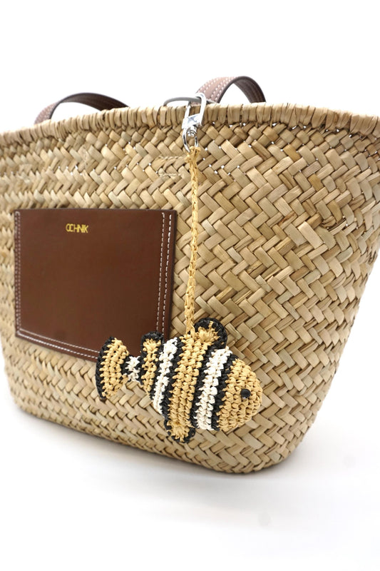 Raffia Clownfish Keychain: Handwoven Ocean Animal Bag Charm