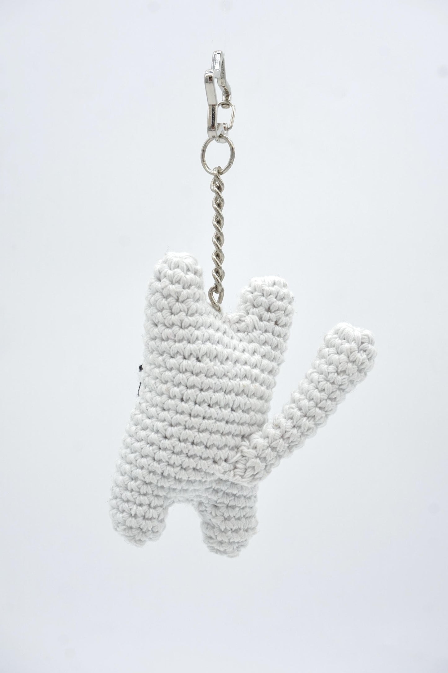 Hand-Crocheted White Cat Keychain – Natural Cotton Yarn Tassel Bag Charm