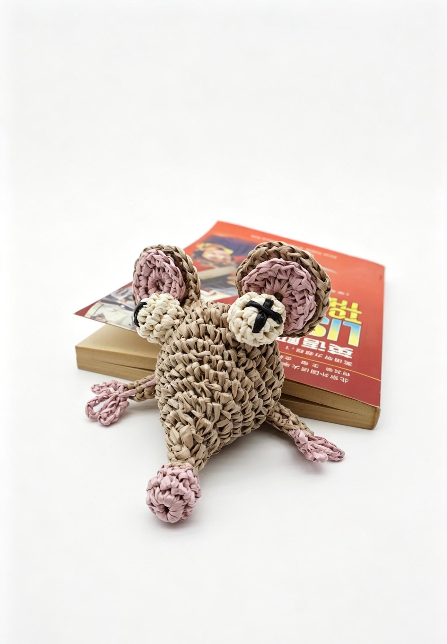 Crochet Raffia Mouse Bookmark: Handmade Woven Animal Page Marker