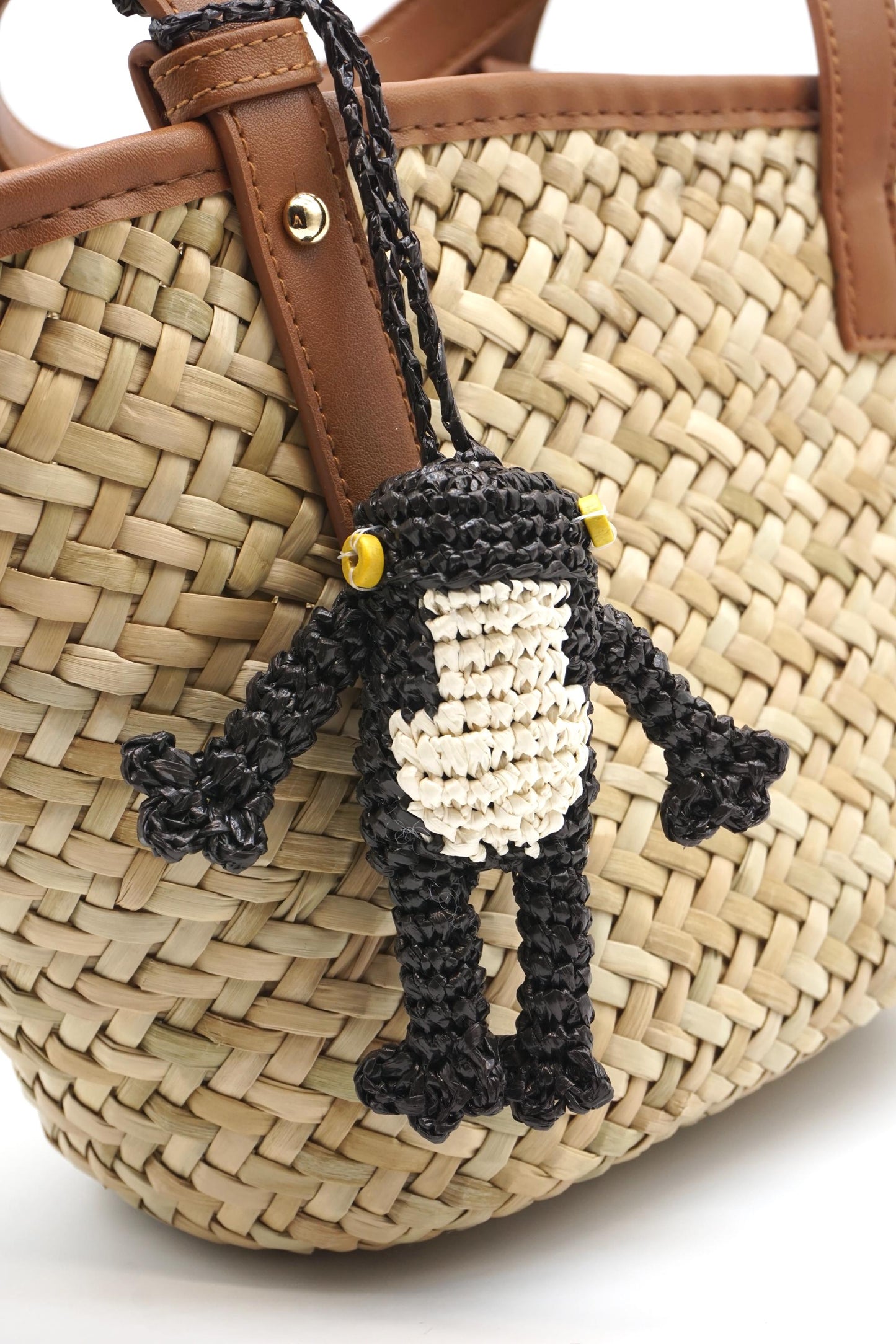 Crochet Raffia Frog Keychain: Two-Tone Woven Bag Charm