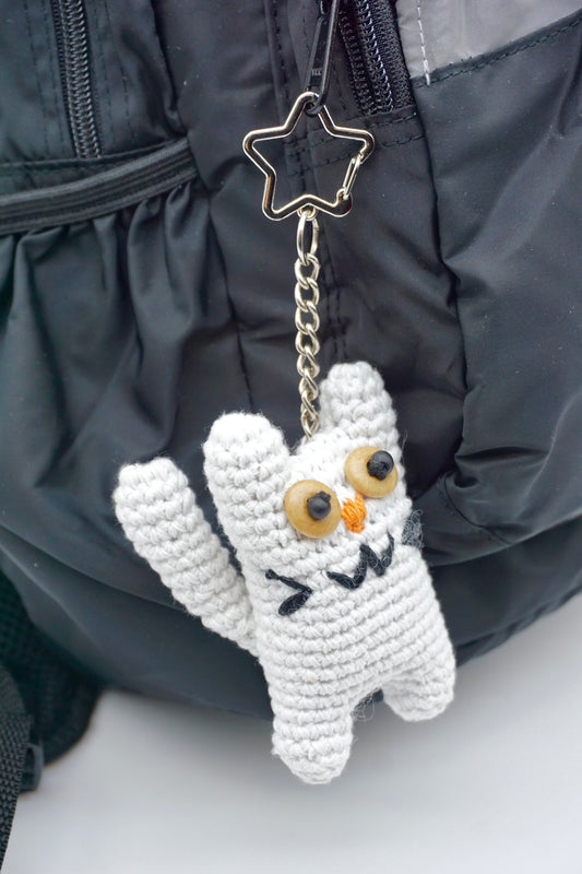 Crochet White Cat Charm (Star Clasp)