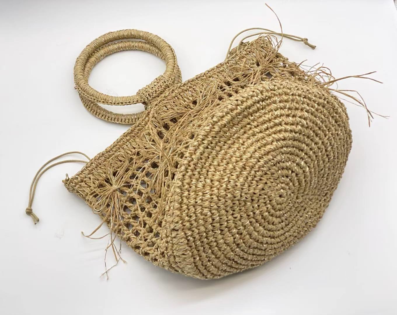Boho Woven Circle-Handle Beach Bag — Natural Straw Tote