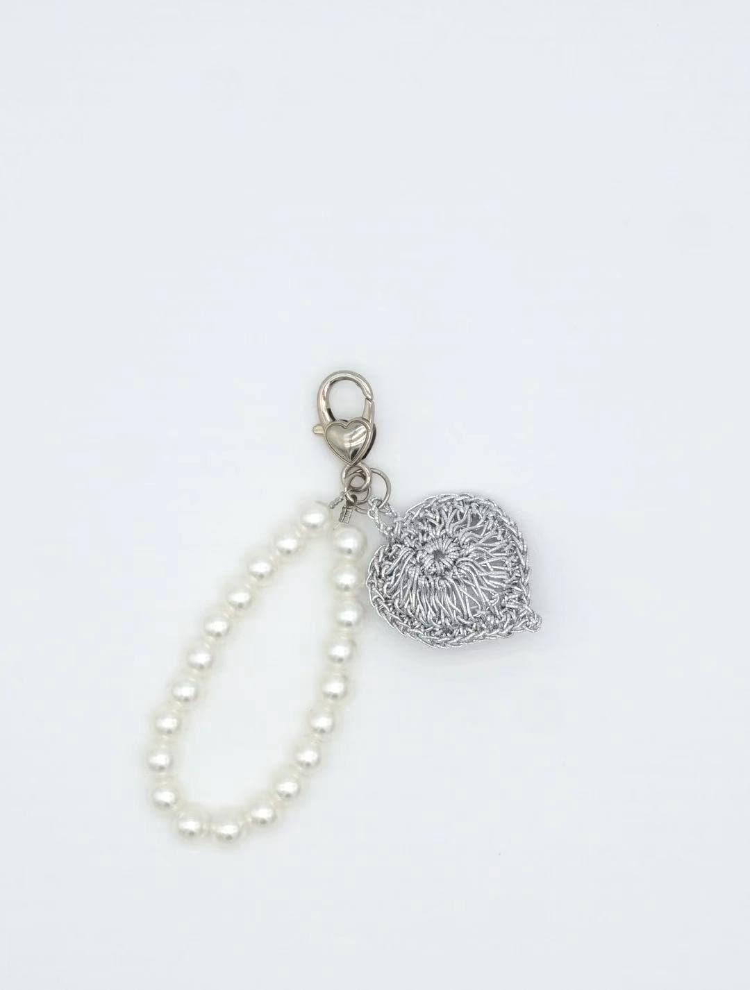 Hand-Crocheted Heart Pearl Keychain – Customizable Name Tassel Bag Charm
