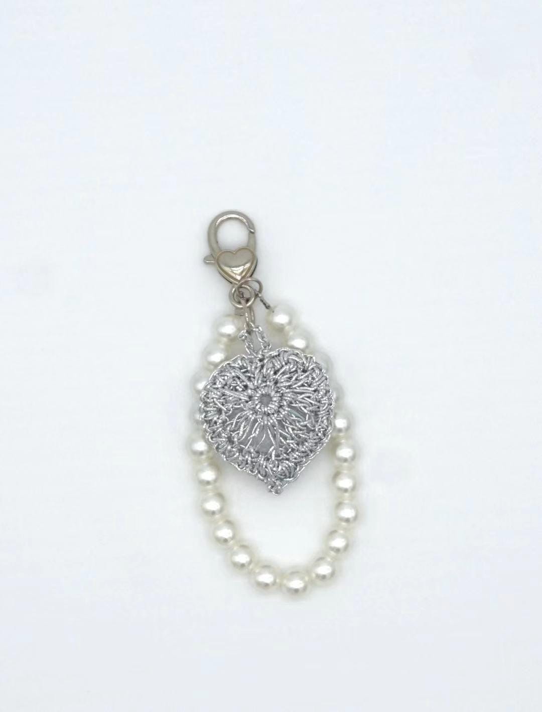 Hand-Crocheted Heart Pearl Keychain – Customizable Name Tassel Bag Charm