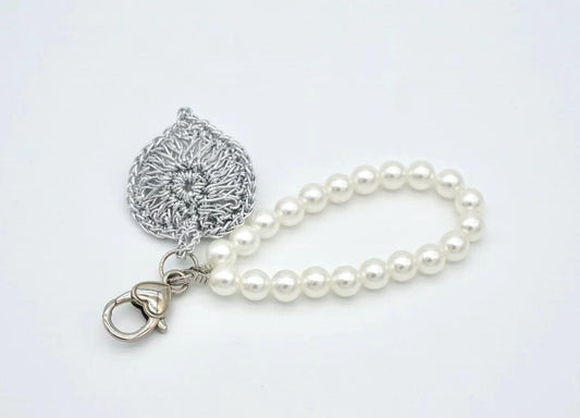 Hand-Crocheted Heart Pearl Keychain – Customizable Name Tassel Bag Charm