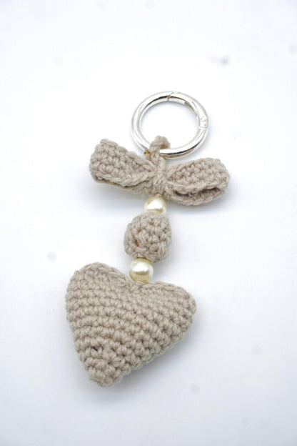 Hand-Crocheted Heart Charm – Pearl Name Bag Accessory – Natural Cotton Yarn Bag Pendant