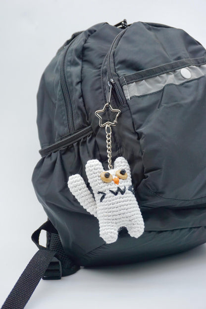 Hand-Crocheted White Cat Keychain – Natural Cotton Yarn Tassel Bag Charm