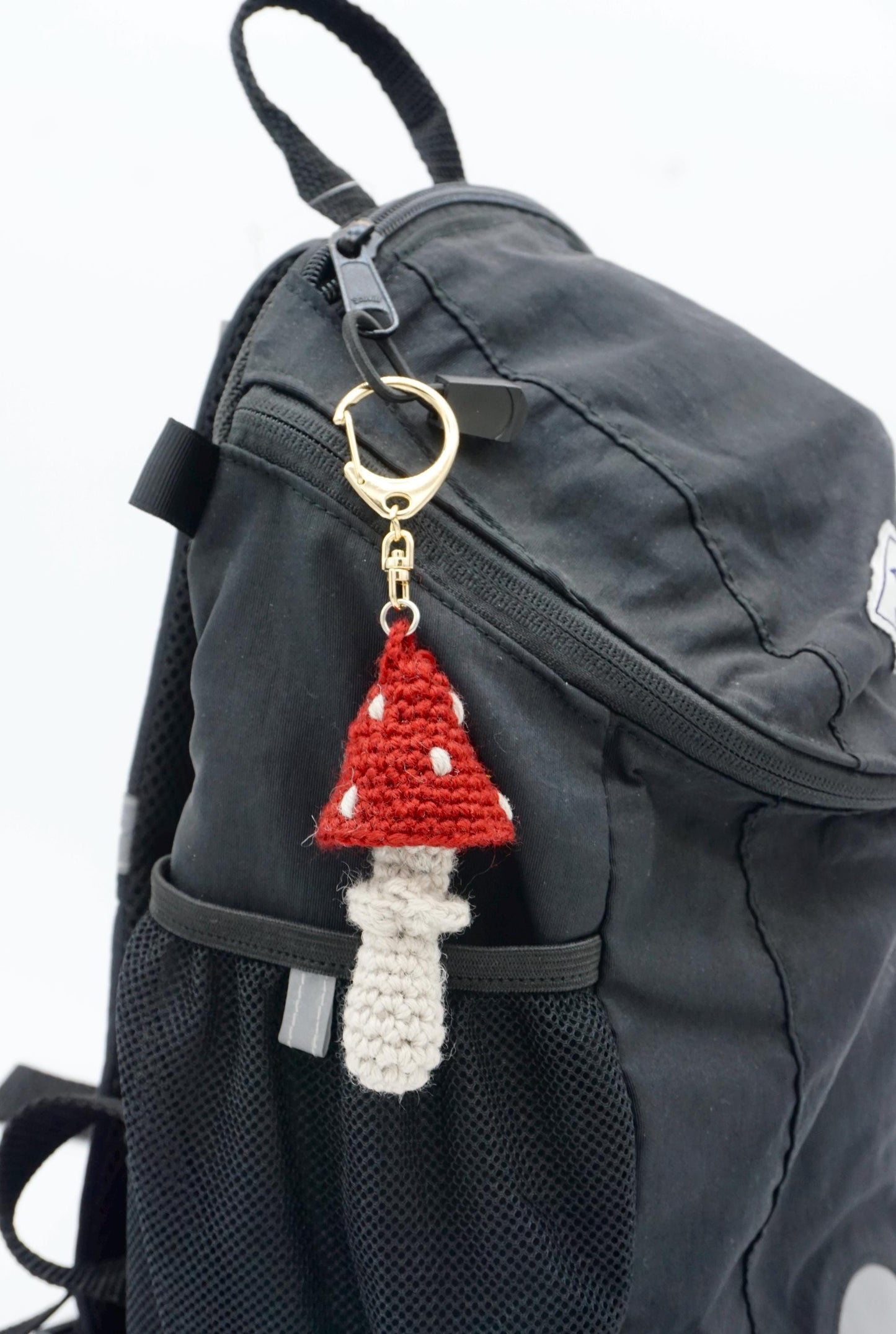 Handwoven Mushroom Keychain – Natural Paper Cord Tassel Bag Charm
