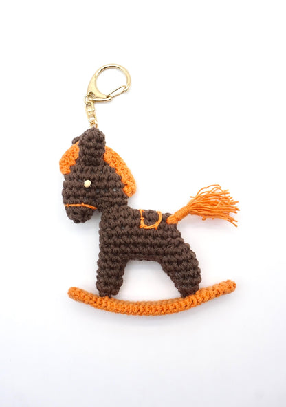 Raffia Rocking Horse Keychain – Natural Paper Cord Tassel Bag Charm – Personalized Whimsical Accessory