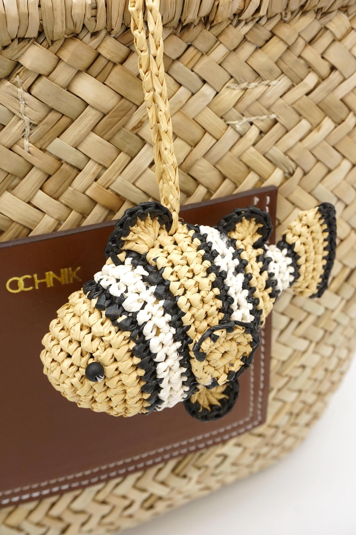 Raffia Clownfish Keychain: Hand Woven Ocean Animal Bag Charm
