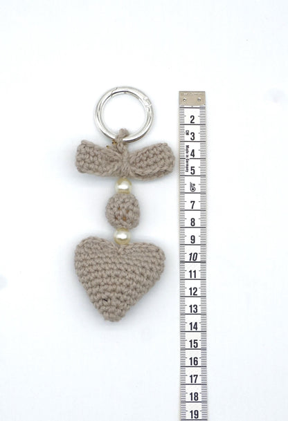 Hand-Crocheted Heart Charm – Pearl Name Bag Accessory – Natural Cotton Yarn Bag Pendant
