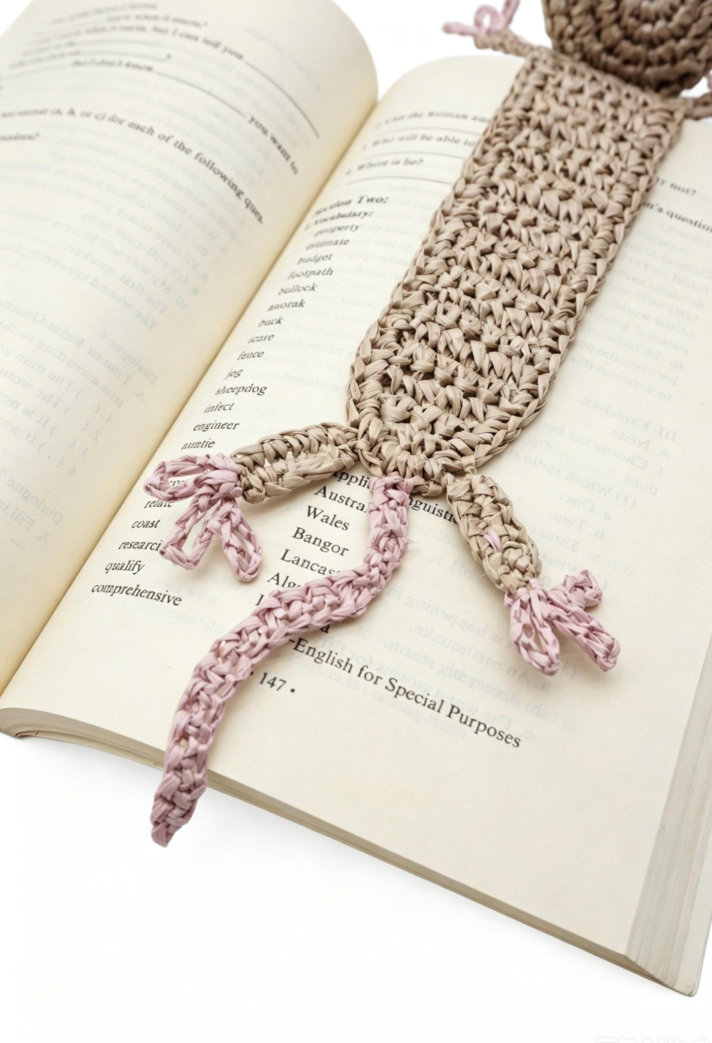 Crochet Raffia Mouse Bookmark: Handmade Woven Animal Page Marker