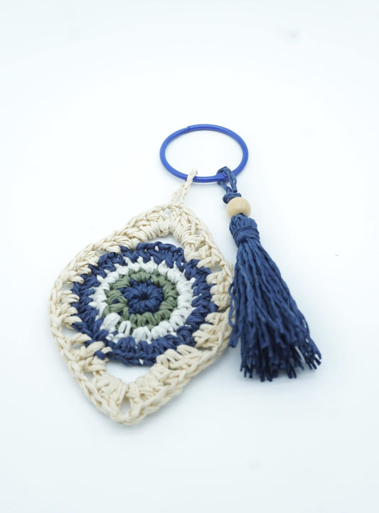 Raffia Evil Eye Keychain – Natural Paper Cord Tassel Bag Charm – Boho Ethnic Accessory