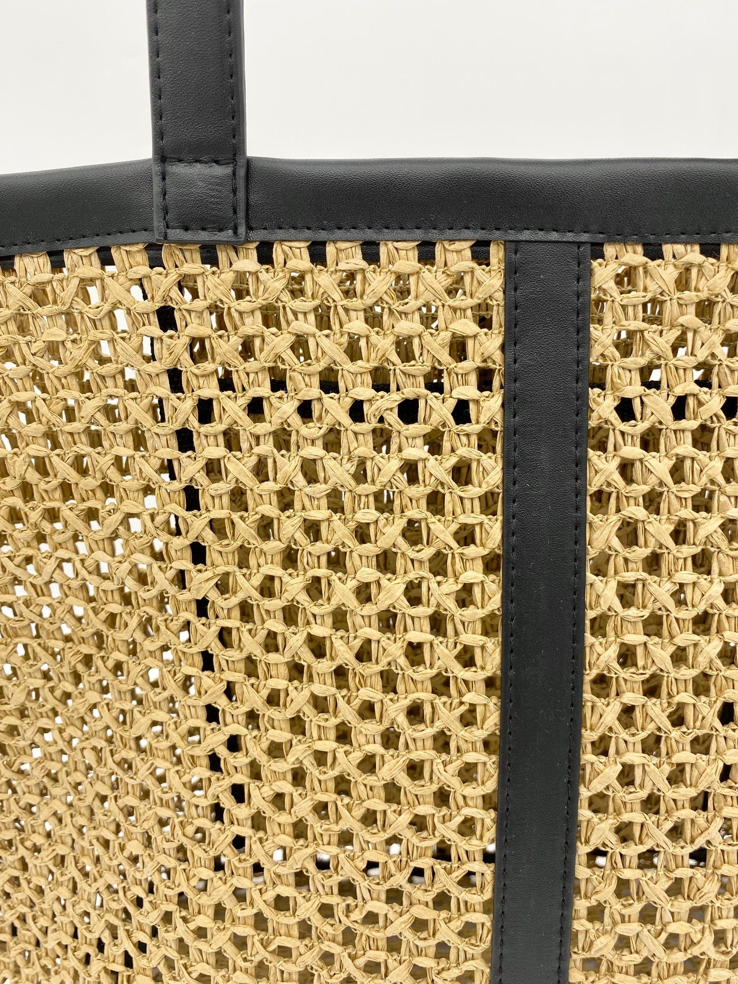 Hand-Woven Raffia Tote Bag – Minimalist Boho Straw Shoulder Bag, Faux Leather Handles